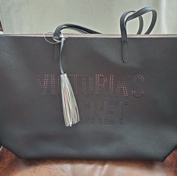 Victoria's Secret Tote - Picture 1 of 3